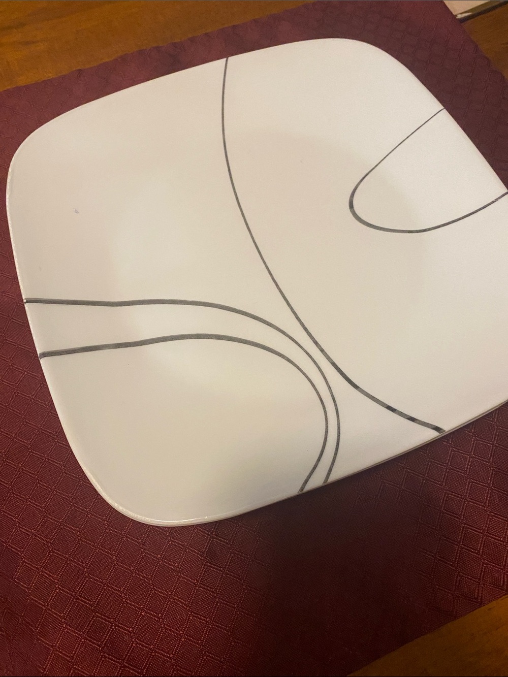 (6) White Square Corelle dinner Plates with Black Line Design “Simple Lines”